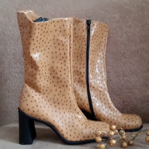 ⭐️ Host Pick ⭐️ Faux Leather Ostrich Print Heeled Boots - Picture 2 of 10